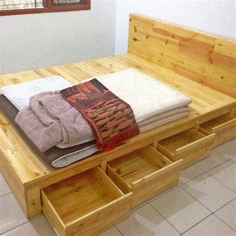 Ada beragam brand yang memproduksi kasur tingkat seperti ikea, expo dan pesona jepara. Dipan Ranjang Tempat Tidur Bahan Full Kayu Solid Pinus ...