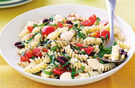 Our grilled veggie pasta salad is also. Christmas Pasta Salad Recipe / Christmas Pasta Salad Recipe Christmas Pasta Christmas Salad ...