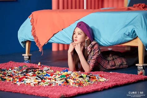 Can you tell me the name of the one in the middle? Pin on CLC | 씨엘씨