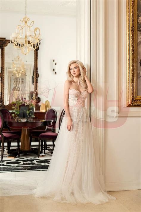 Cu două luni înainte de nuntă, andreea bălan probează diferite modele de rochii de. Primele imagini cu Andreea Bălan în rochie de mireasă! A ...