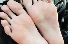 soles foot toe
