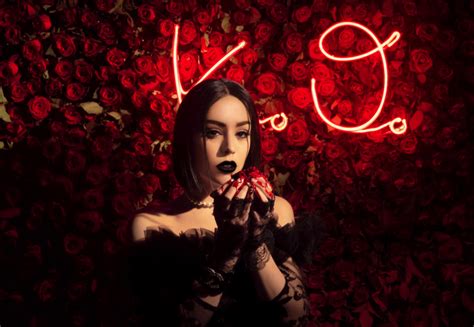 La cantante mexicana está a poco de presentar nueva canción. Danna Paola Kicks Off 2021 with 'K.O.' - Musica Roots