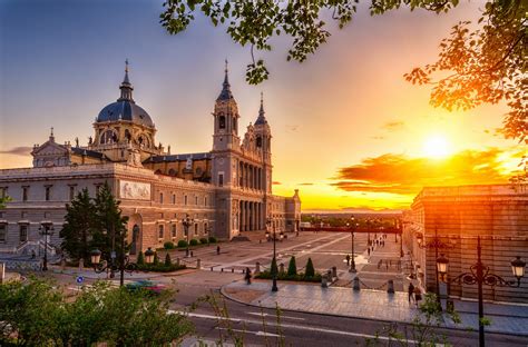 Le tue guide perfette per tutta la spagna. 10 Motivi per Visitare la Spagna | Il Blog di Spotahome