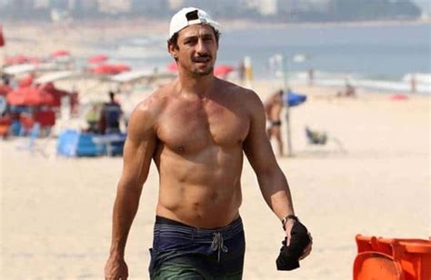 Meet the real people in the real time a revolution in social networking for nightlife lovers. Tuca Andrada Pelado E Dotado - Famosos Pelados - MEU SEXO GAY