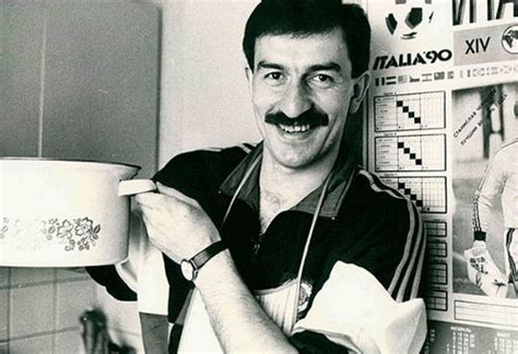 Stanislav cherchesov, born in alagir (north ossetia, russian federation) on 2 september. Станислав Черчесов: жена, личная жизнь / Жены футболистов / Его-Жена. Жены знаменитостей