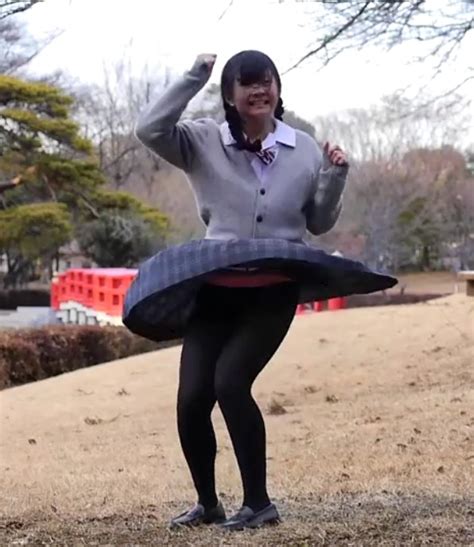 これからの時期楽しみな制服黒タイツ踊ってみた動画がこちら ...