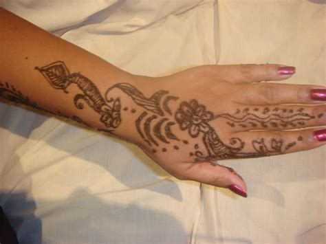 Natural henna tattoos service at subiaco and kingsway, perth,wa. Australia Henna Tattoo Artist - Nandini B - Perth WA ...