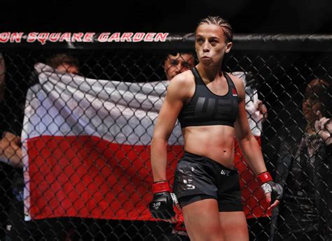 As it looks like conor won't see it, if any mma or ufc personality could give him a shout would be amazing. Joanna Jedrzejczyk Details Drastic Weight Cut Before UFC 217