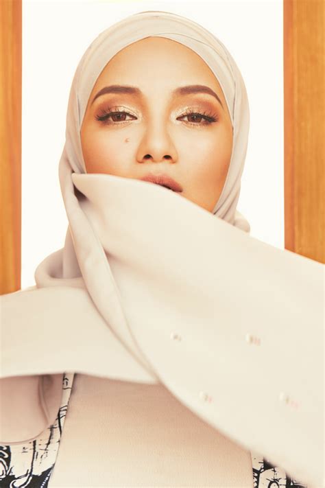 Effortless shopping with naelofar & more. 8 Koleksi Raya NAELOFAR HIJAB yang Anda Mesti Beli sebelum ...