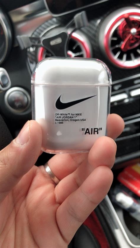 Off white inspired airpod pro case (black). assistent Baffle telescoop airpods case nike off white ...