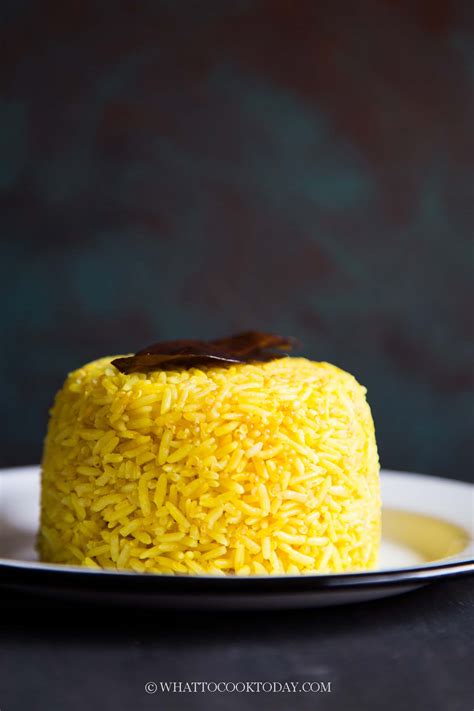 Hidangan satu ini dapat disajikan pada berbagai acara spesial atau hanya disantap bersama keluarga di rumah di akhir pekan ini. Nasi Kuning Ketan Betawi / Bagaimana Bikin Nasi Uduk ...