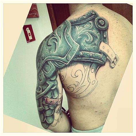 Shoulder armor tattoo with colored insignia. 556086ff6c2d64462f33ff483ec19d14.jpg (564×564) | Shoulder ...