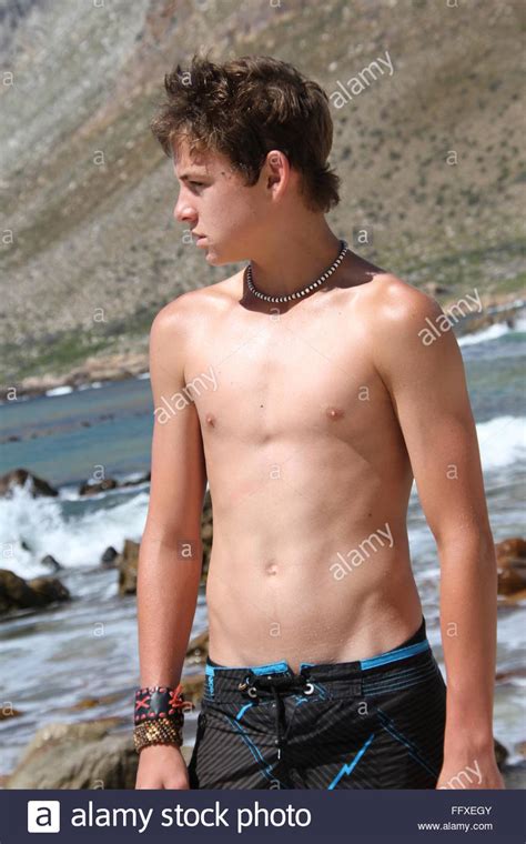 Are you looking for specific photos of boys for your artwork or presentation? Modèle garçon on beach Photo Stock - Alamy