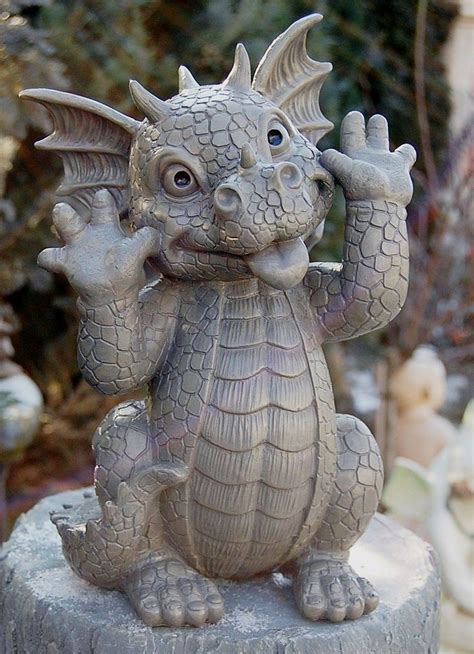 Check spelling or type a new query. Garten Tipps/Tricks | Dragon decor, Dragon statue, Dragon ...