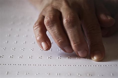 Sábado, 6 de agosto de 2011. MAIS DE 350 MANUAIS ESCOLARES FORAM ADAPTADOS A BRAILLE ...