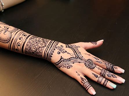 Personally, i do not think henna has been legally termed as tattoo. Herbal Beauty Salon in New York: Indian Style Makeup ...