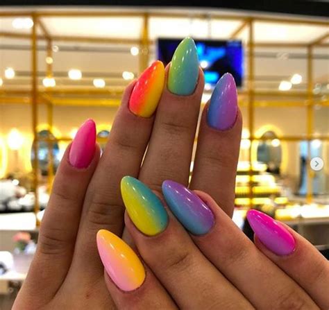 Para ver nuestros diseños de uñas de gel favoritos y cómo queda el resultado visita: Uñas Acrilicas De Colores Pasteles Difuminadas / Unas En ...