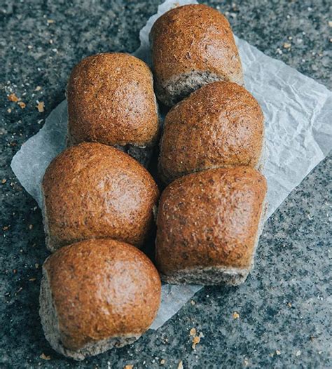 This dense, rustic flat bread has a satisfying nutty taste and crunchy texture around the edges. Deliver Addis - Market - Minini Packaged Barley Bread (6 Pcs)