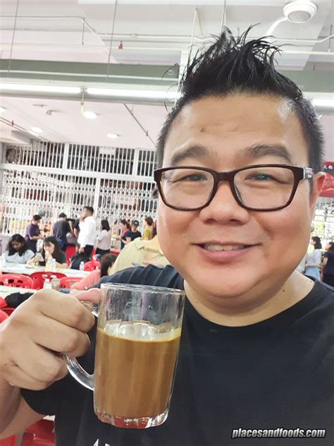 כדי לעזור לך להתמצא ברחבי קואלה למפור, הנה שם העסק וכתובתו בשפה המקומית. Ah Weng Koh Instant Hainan Tea & Coffee