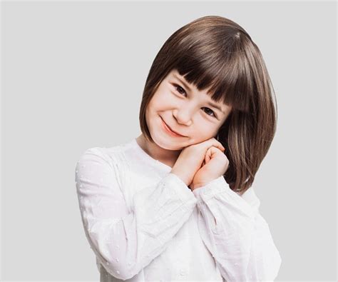 Kız çocuk saç kesim modelleri yazımıza hemen göz atın! Kız Çocuk Kısa Saç Kesim Modelleri | Saç Sırları