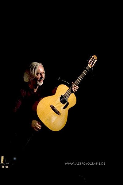 How we became americans (featuring fred frith and marc ribot). Marc Ribot und Claus Boesser-Ferrari,Gitarre, Duo, bei Enjoy Jazz Fotos, Fotografien, Bilder ...