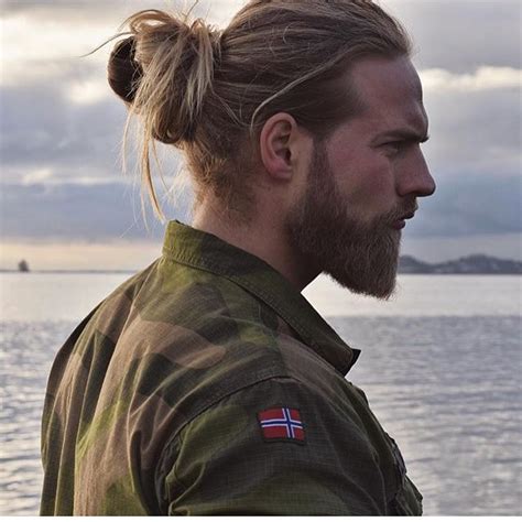 Terje sporsem og lasse matberg har kjøpt seg inn i samme firma og er nå i gang med en egen krydderserie. Lasse Matberg arriva dalla Norvegia ed è un ufficiale di ...