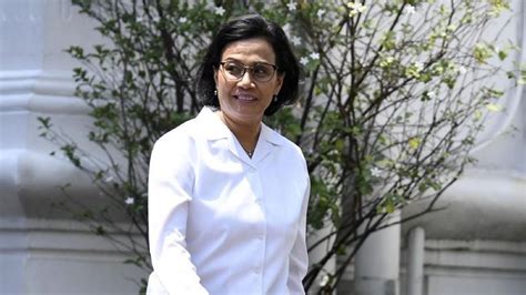 Sri mulyani indrawati is an indonesian economist, who currently serves as the minister of finance of the republic of indonesia, a position she has held since july 2016. 7 Fakta Sri Mulyani yang Masuk 100 Wanita Berpengaruh di Dunia