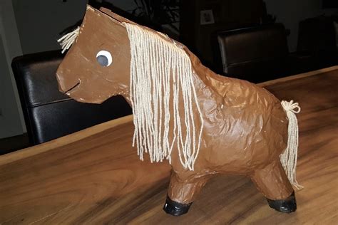 Onze knutsels zijn voor iedereen geschikt en zijn bijna altijd te maken met. Paardenkop Knutselen : Surprise Paard Van Sinterklaas ...