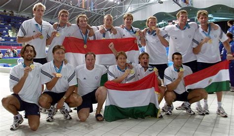 .2008 ban pekingben is olimpiai bajnok a magyar vizilabda válogatott, hollandia magyarország 7 9 a magyar gólok, világbajnok magyar férfi vízilabda csapat 2013 augusztus 3. Gondolatok a vízilabda császárairól - Hősök a múltból és a ...