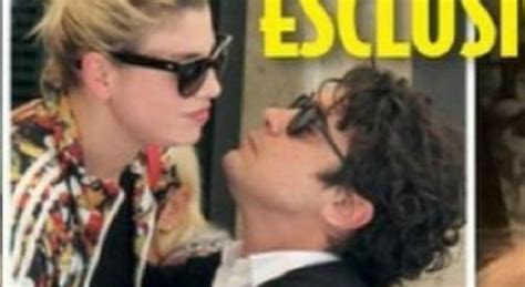 Riccardo scamarcio / риккардо скамарчо. Flirt tra Emma Marrone e Riccardo Scamarcio? Il gossip si ...