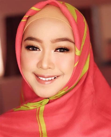 Popularitas ria ricis di instagram dilirik stasiun tv. Ria Ricis | Wanita, Penyanyi, Aktris