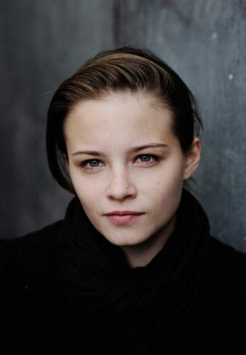 Der däne mads anderson (dar salim) ist tough, charismatisch und schreckt vor nichts zurück. Picture of Jasna Fritzi Bauer