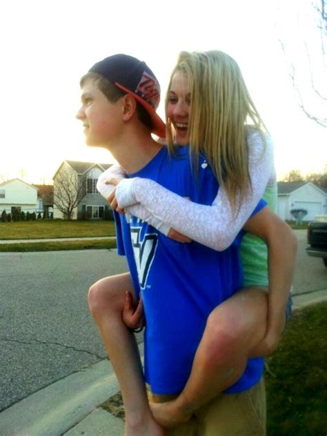 Super hot girlfriend riding her boyfriend at bed 21. I want a guy who will give me piggy back rides ...