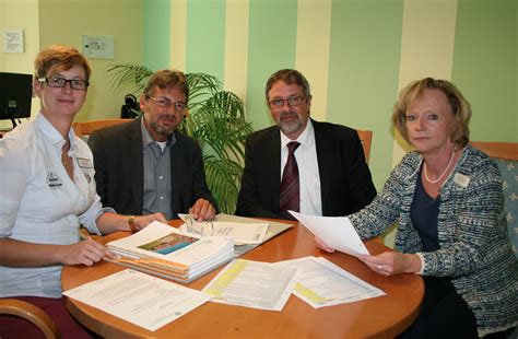 Im folgenden möchten wir sie über unser allgemeines leistungsangebot und über wesentliche inhalte der für sie in betracht kommenden leistungen informieren. Die Pflege braucht mehr Zeit für Menschen | Haus am Königsmoor