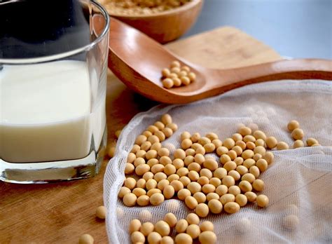 22 Home Remedies For Gynecomastia (Man Boobs)