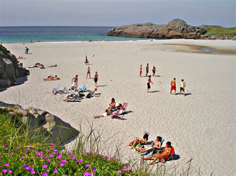 Flying over norway, flybilder, haugesund lufthamn karmøy, kyst og øyer langs karmøy, åkrehamn, strand i åkrahamn. Norges ti beste strender - folkets mening - Linns Reise ...