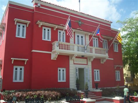 San lorenzo, fundado entre 1811 y 1814, es conocido como la tierra de las leyendas, el pueblo de los samaritanos y la ciudad samaritana. Casa Alcaldía, San Lorenzo, Puerto Rico 🇵🇷 | House styles ...