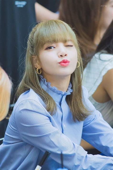 Maybe you would like to learn more about one of these? Pin de —Kᴏᴏᴋɪᴇ Iᴍᴀɢɪɴᴀᴛɪᴏɴ; en LISA | Lisa blackpink fondo ...