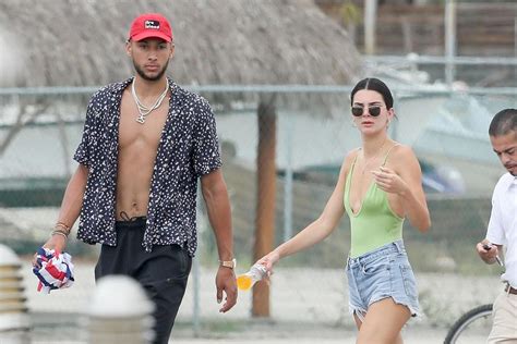 The shocking news comes after jenner opened up about her romance with the philadelphia 76ers player. Are Kendall And Ben Simmons Still Dating - Dating Poster