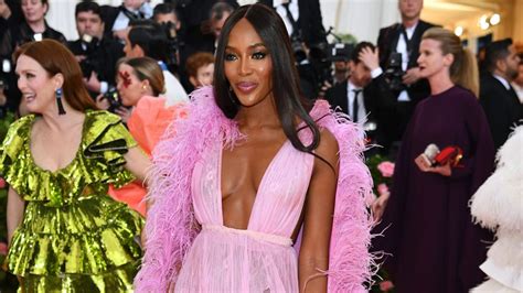 Now she's relishing a moment of change. Topmodel Naomi Campbell konnte Body lange nicht ...