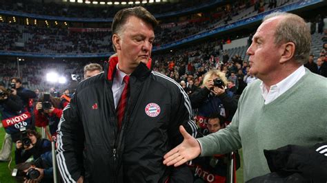 Der vertrag mit louis van gaal wurde am montag um ein jahr verlängert. Van Gaal: I won't return to Bayern while Hoeness is there