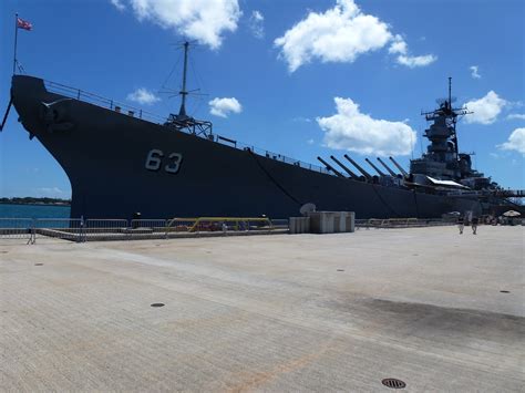 Visitors to the memorial reach it via boats from the naval base at pearl harbor. Weltreise: Pearl Harbor