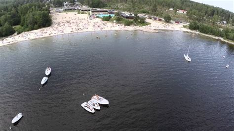 Näringslivet domineras av skogsindustrin och försäkringsbolag. Tranviken Beach - YouTube