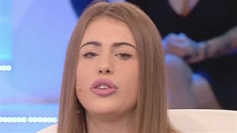 Asia gianese è una giovanissima influecer e modella di grande successo. Asia Gianese | curiosità e polemiche | ecco cosa c'è da sapere