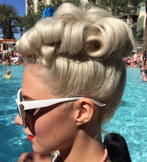 For maximum security, she recommends tucking the ends into/under the twist or bun, then hooking the pin straight into the bun, then angling the back of the pin flush with the head in a scooping. 40 Pin Up Hairstyles for the Vintage-Loving Girl