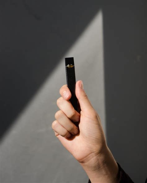 You won't be able to find dank vapes carts in a licensed dispensary because they're only available on the black market. Fake Vape For Kids : 3 Charged In Million Dollar Fake Vape ...