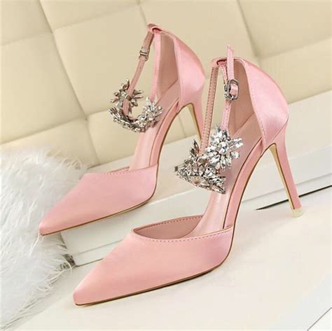 Type z women's myna pump $75.49. 14 Of The Most Gorgeous Pink Wedding Shoes - The Glossychic