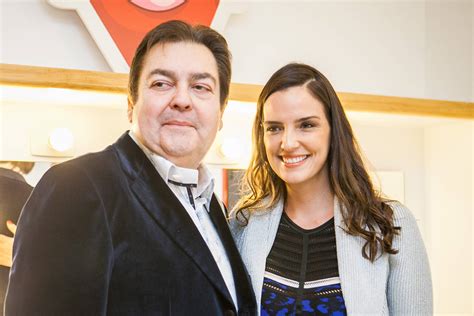 Pinato quer incluir juízes, promotores e políticos na reforma. F5 - Celebridades - Esposa de Faustão usa tênis estampado ...