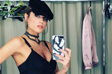 Η συνατσάκη, για την εκπομπή του 'be you on air'! Η Μαίρη Συνατσάκη γυμνή στο θέατρο | | LifeViews