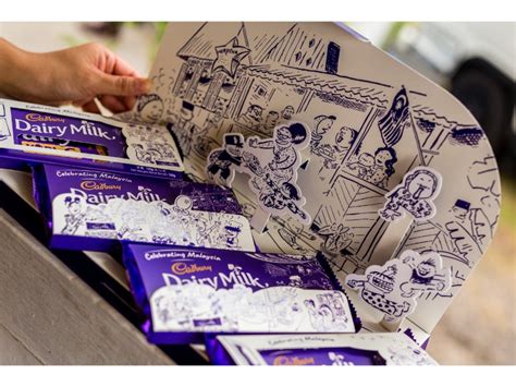 Earlier government tests on two cadbury products had suggested last month, malaysian ministry of health tests appeared to find traces of pig dna in dairy milk hazelnut and dairy milk roast almond bars. CADBURY DAIRY MILK CELEBRATES THE FLAVOURS OF MALAYSIA ...